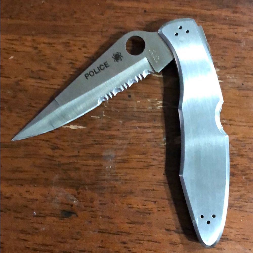 SPYDERCO POLICE